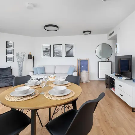 Pinea La Mer Apartment With Jacuzzi Apartment *