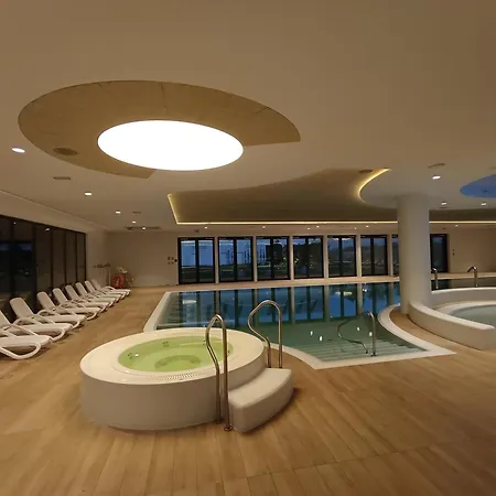 Pinea La Mer Apartment With Jacuzzi Apartment